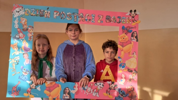 DZIEŃ POSTACI Z BAJEK